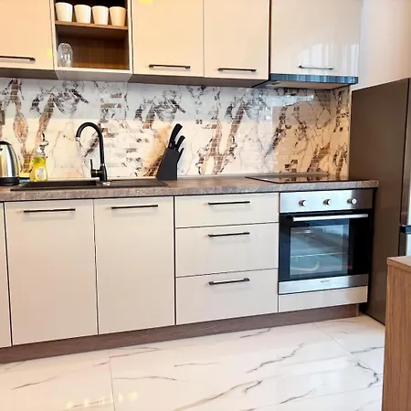 アパート Tamy Airport - Parking, Kingsize Bed