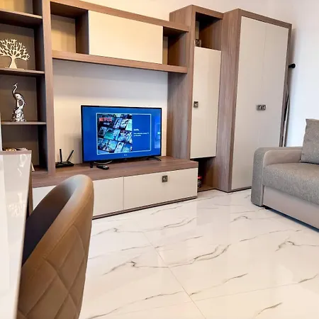 Tamy Airport - Parking, Kingsize Bed Διαμέρισμα *