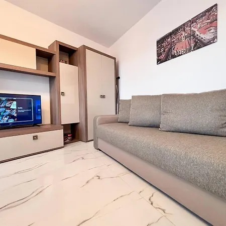 아파트 Tamy Airport - Parking, Kingsize Bed 클루지나포카