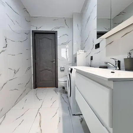 Tamy Airport - Parking, Kingsize Bed *