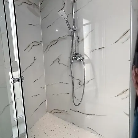 Tamy Airport - Parking, Kingsize Bed