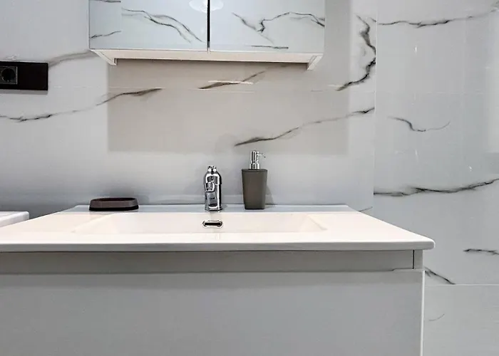 Tamy Airport - Parking, Kingsize Bed *